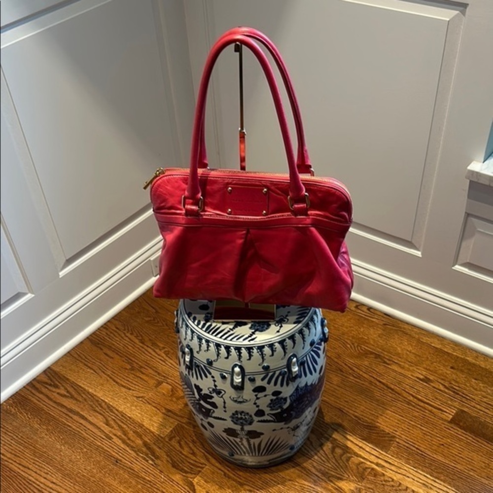 MARC JACOBS
Hot Pink Leather Palais Royal Jen Bag